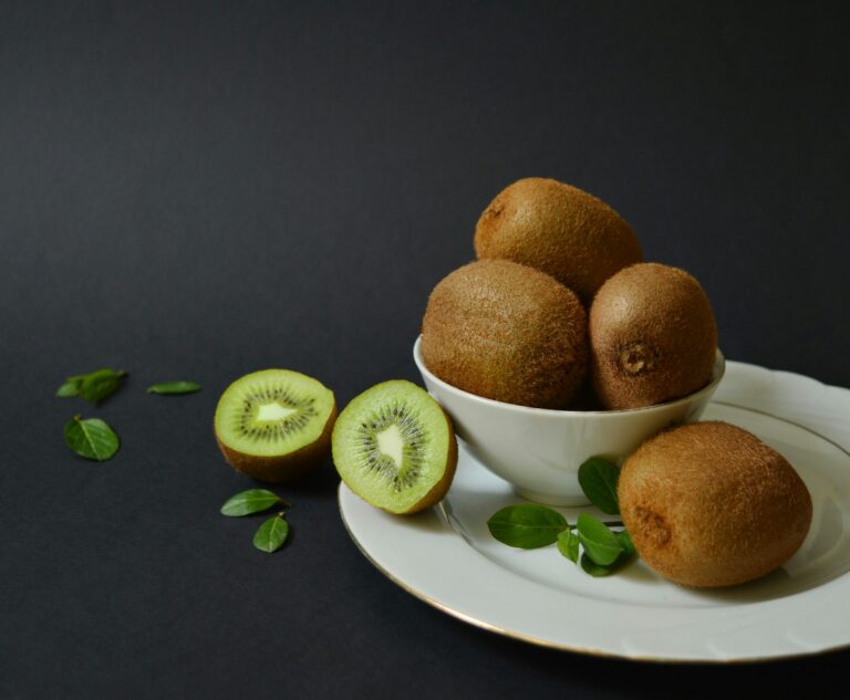 can dogs eat kiwi